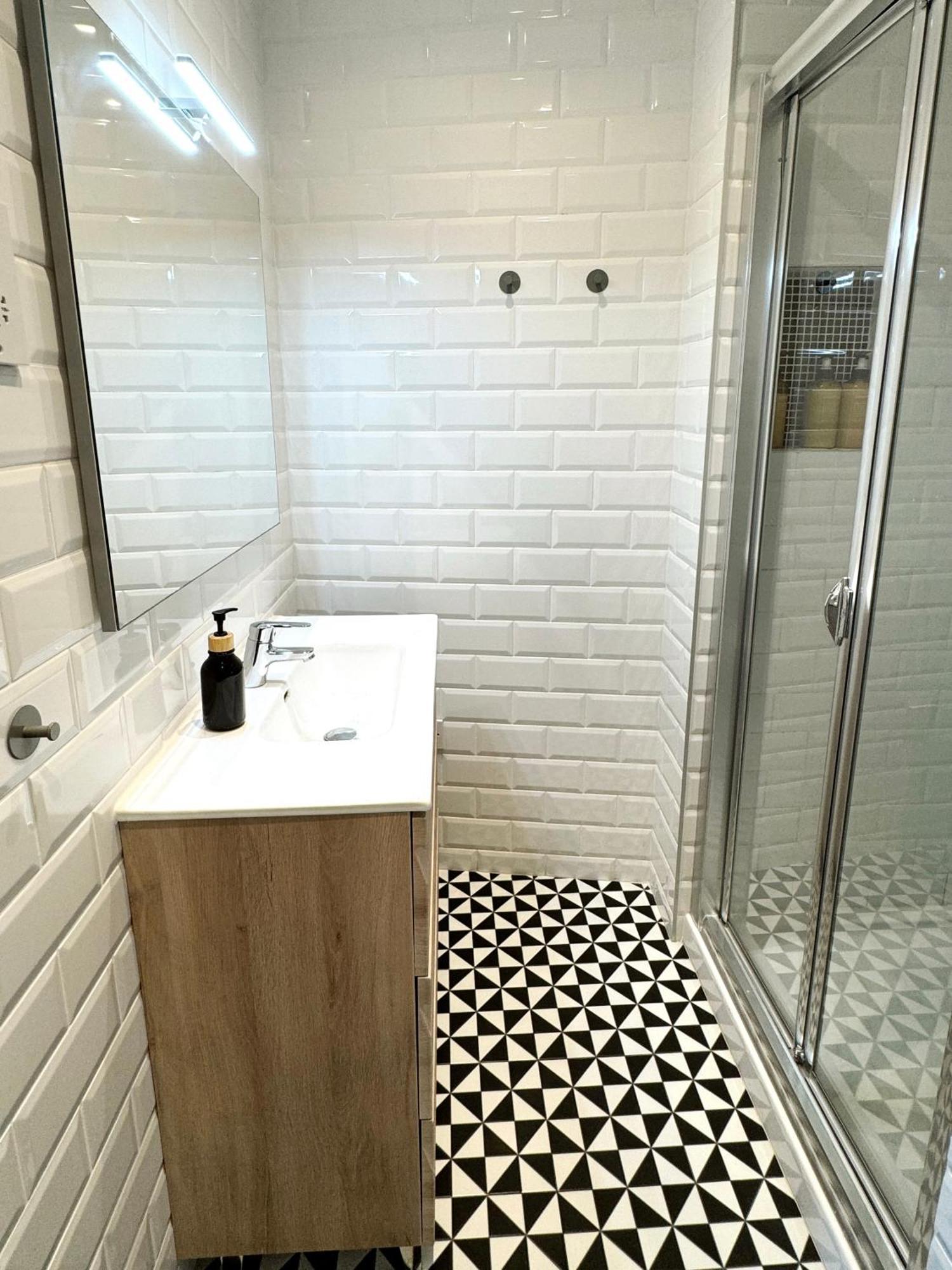Modern City Centre Two Bedroom Windsor Apartment - Grand Central House Gibraltar Zewnętrze zdjęcie