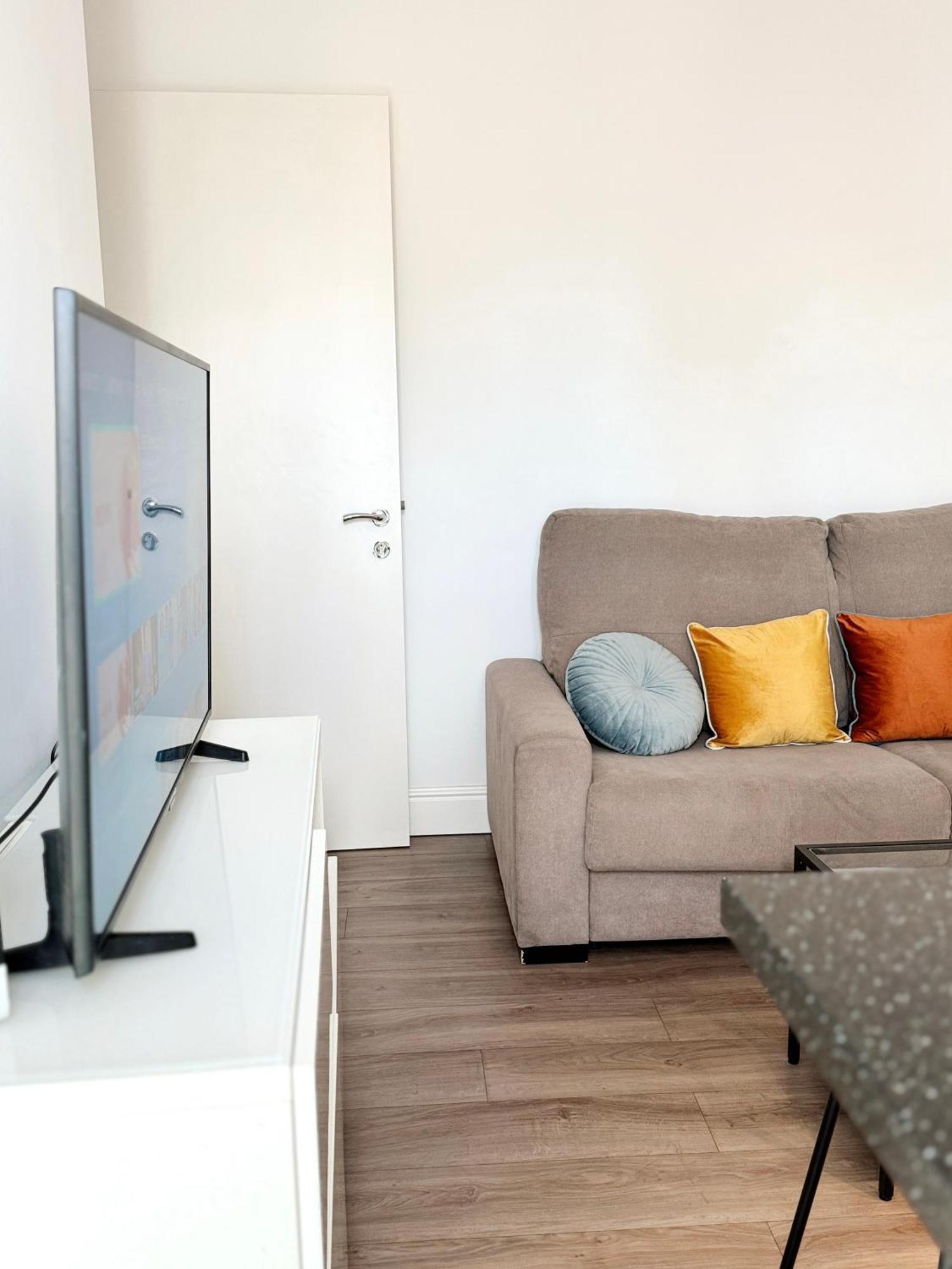Modern City Centre Two Bedroom Windsor Apartment - Grand Central House Gibraltar Zewnętrze zdjęcie