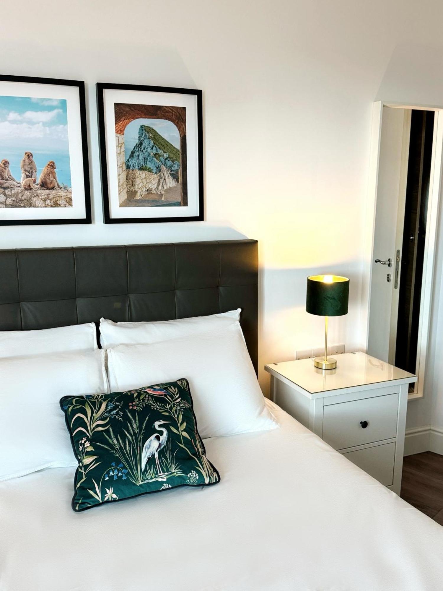 Modern City Centre Two Bedroom Windsor Apartment - Grand Central House Gibraltar Zewnętrze zdjęcie