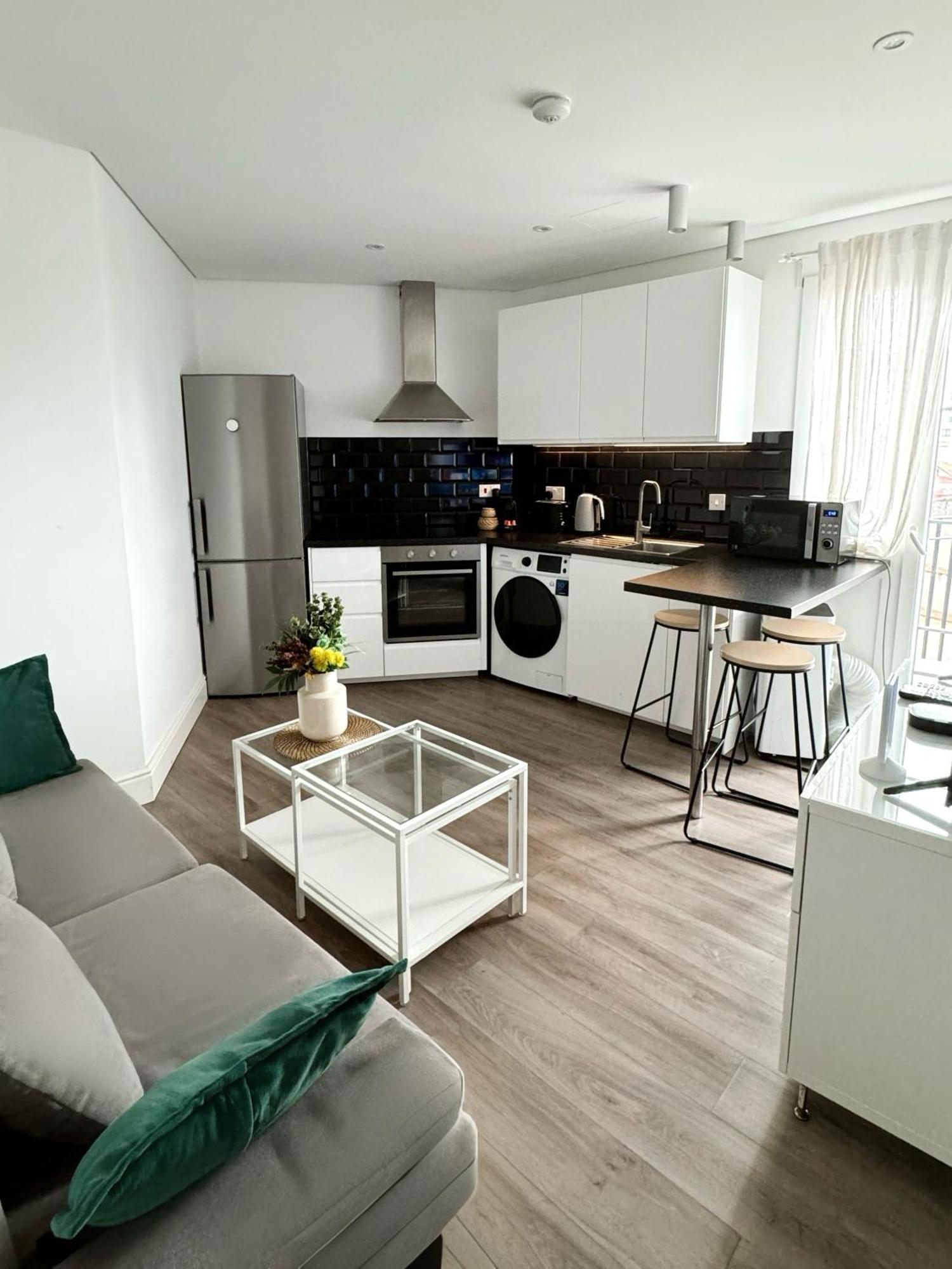 Modern City Centre Two Bedroom Windsor Apartment - Grand Central House Gibraltar Zewnętrze zdjęcie