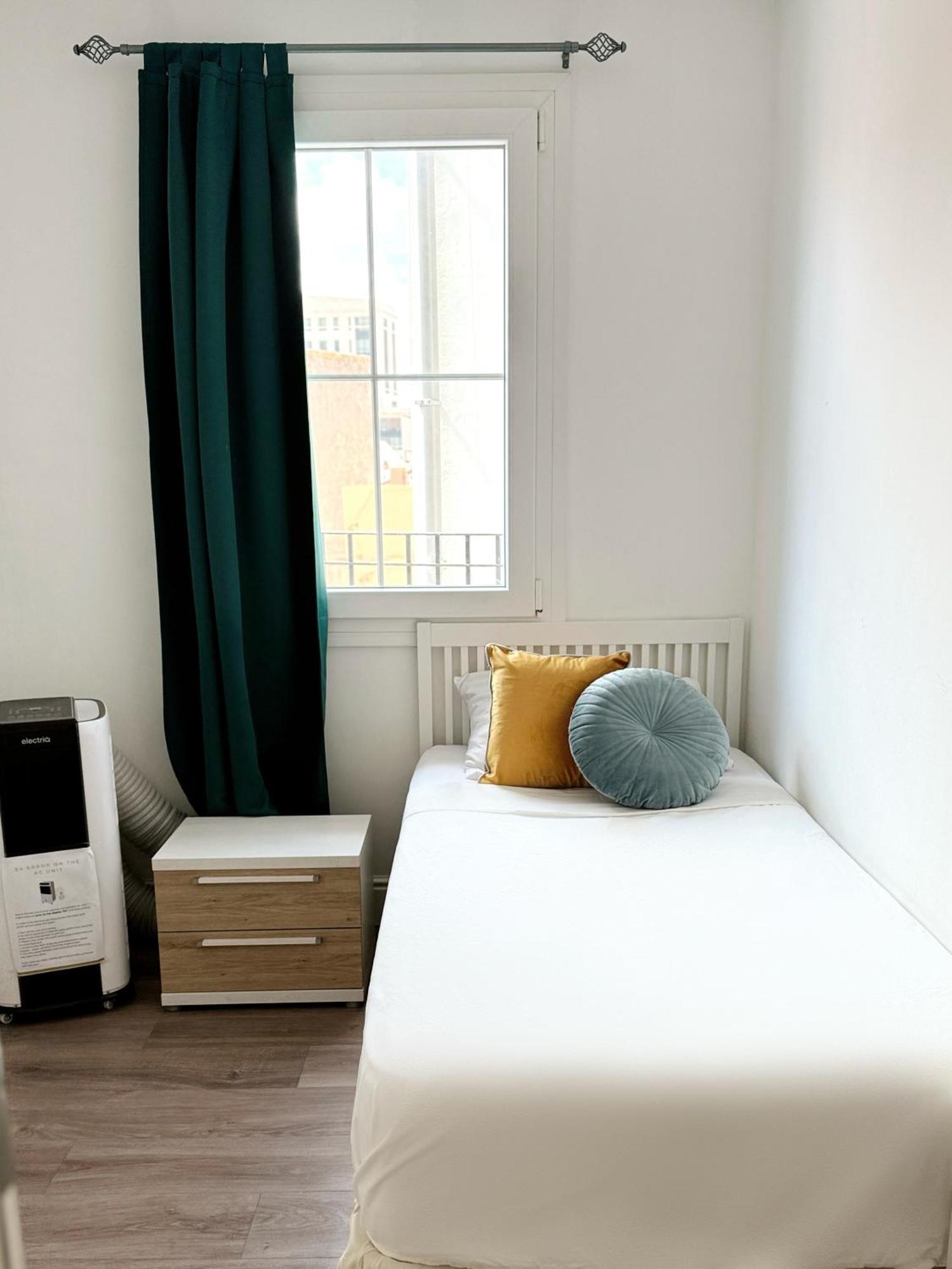 Modern City Centre Two Bedroom Windsor Apartment - Grand Central House Gibraltar Zewnętrze zdjęcie