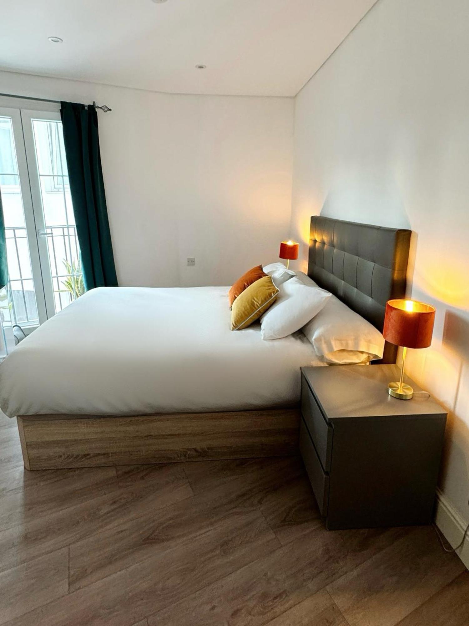 Modern City Centre Two Bedroom Windsor Apartment - Grand Central House Gibraltar Zewnętrze zdjęcie