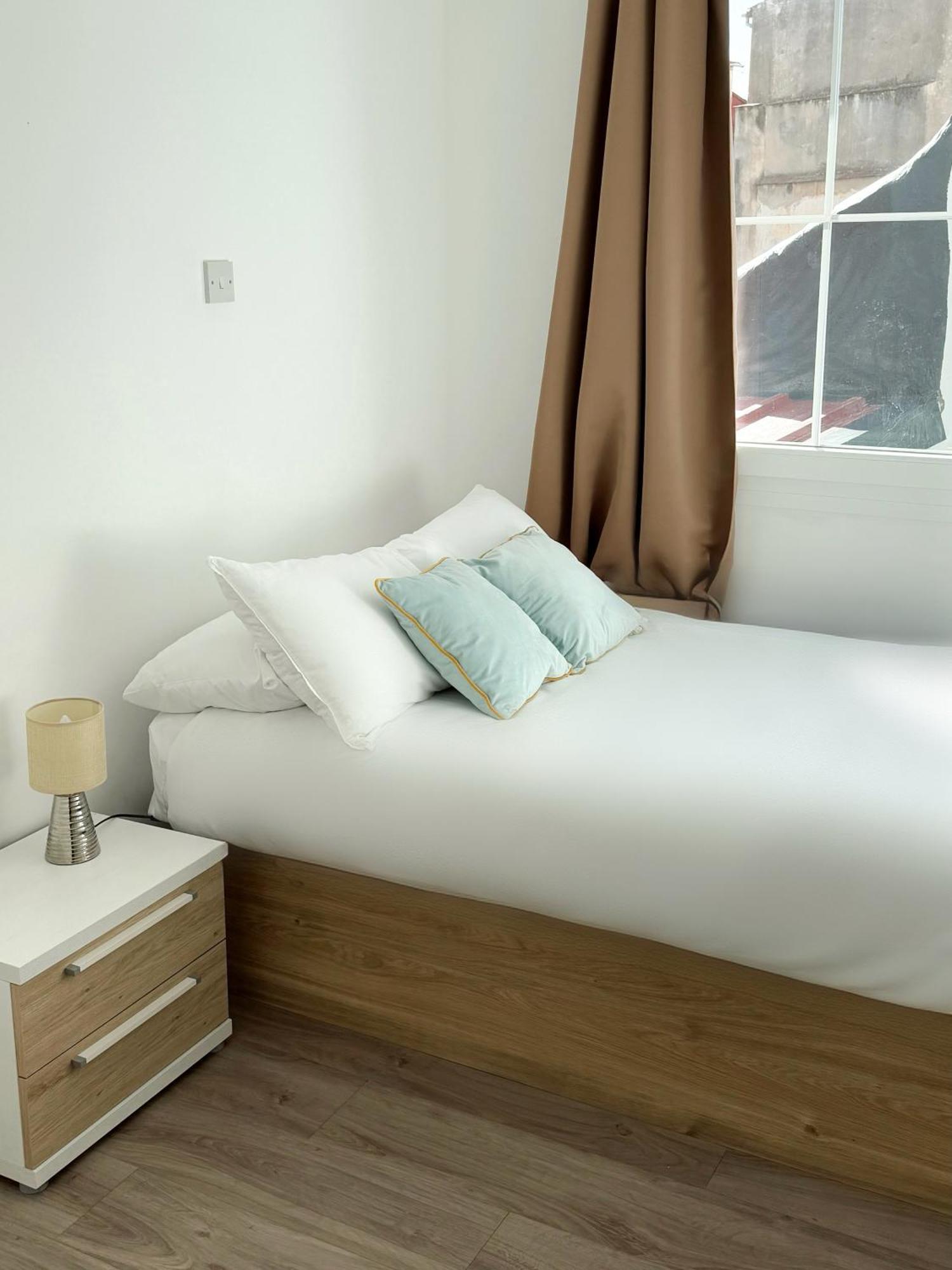 Modern City Centre Two Bedroom Windsor Apartment - Grand Central House Gibraltar Zewnętrze zdjęcie