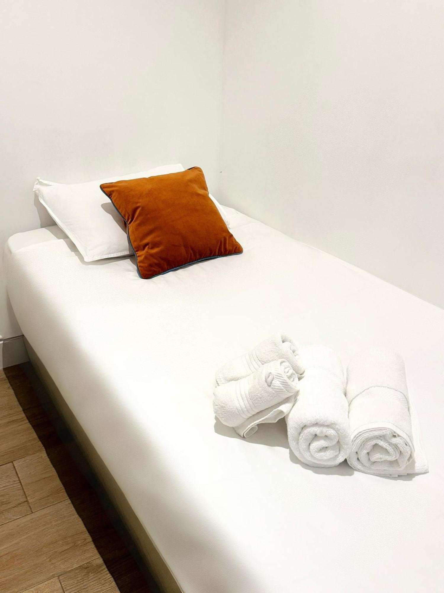 Modern City Centre Two Bedroom Windsor Apartment - Grand Central House Gibraltar Zewnętrze zdjęcie