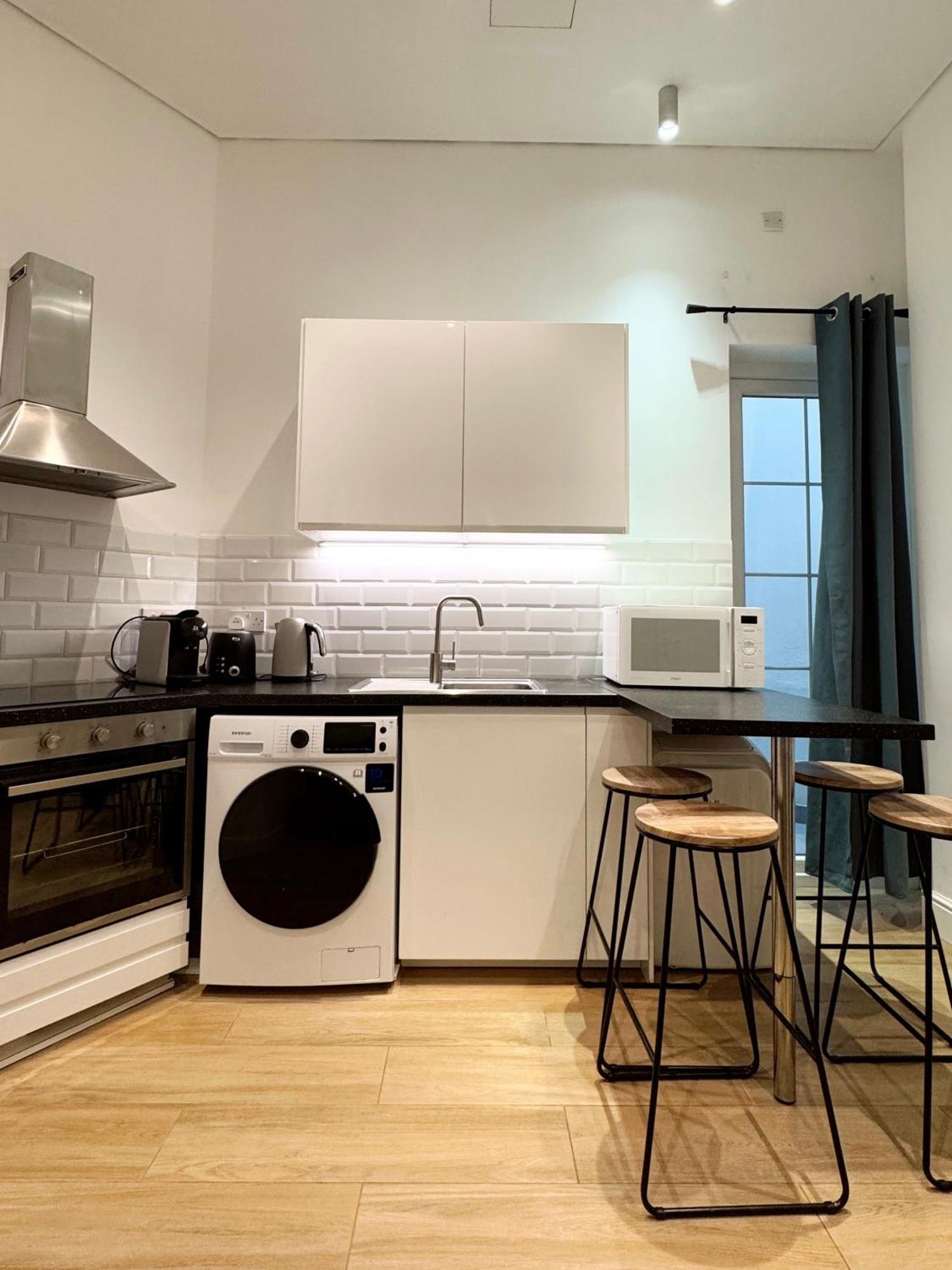 Modern City Centre Two Bedroom Windsor Apartment - Grand Central House Gibraltar Zewnętrze zdjęcie